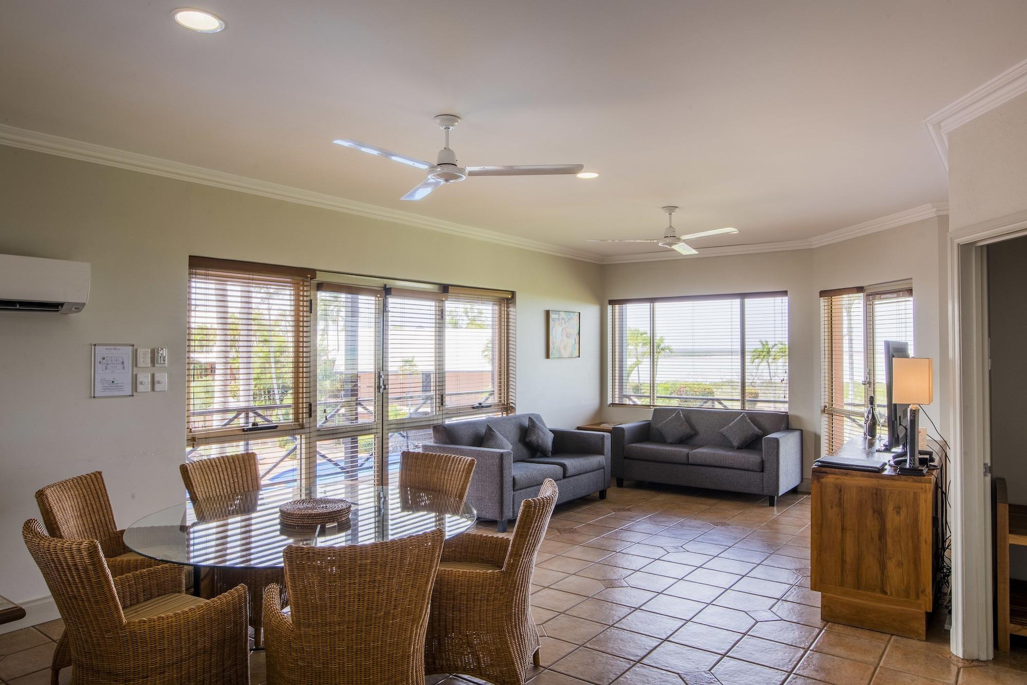 ברום Moonlight Bay Suites מראה חיצוני תמונה