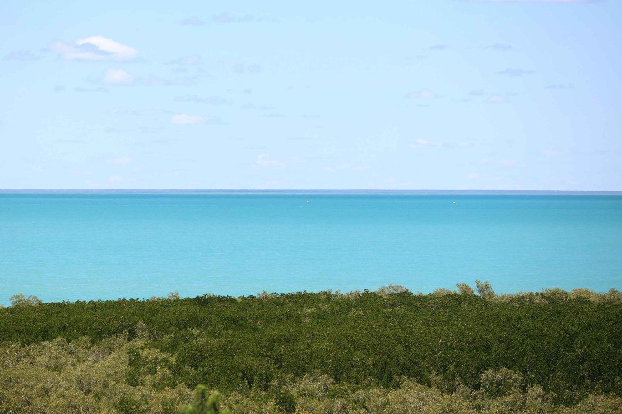 ברום Moonlight Bay Suites מראה חיצוני תמונה