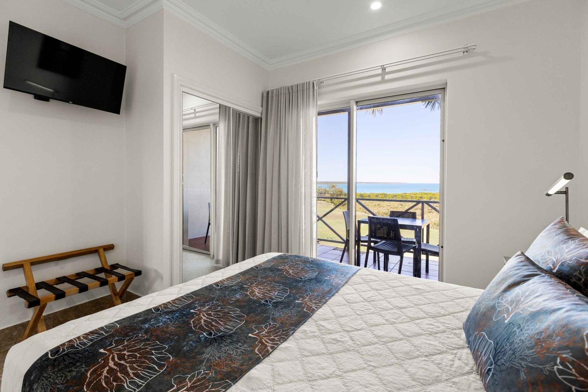ברום Moonlight Bay Suites מראה חיצוני תמונה