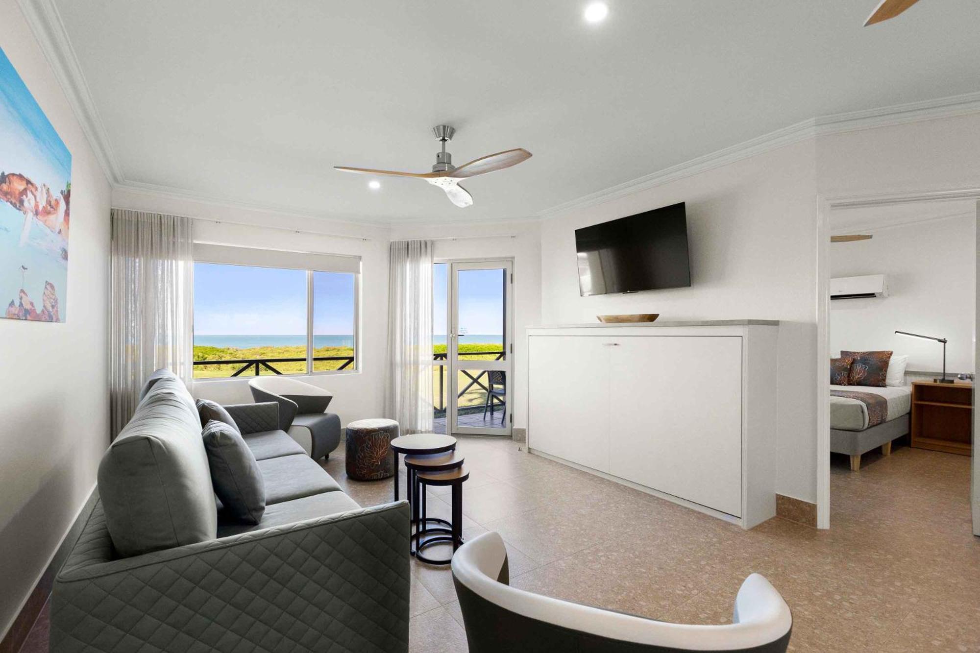 ברום Moonlight Bay Suites מראה חיצוני תמונה
