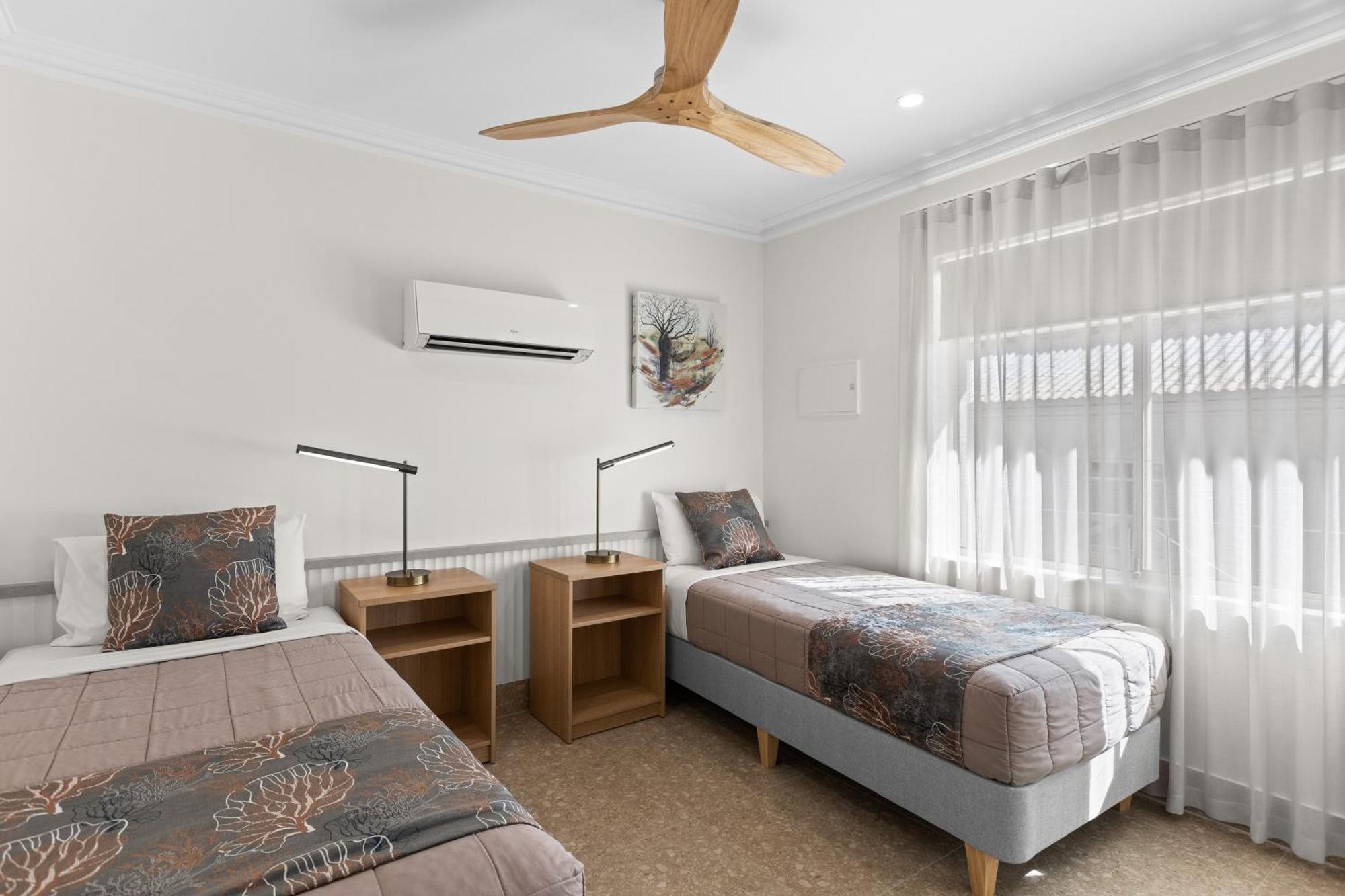 ברום Moonlight Bay Suites מראה חיצוני תמונה