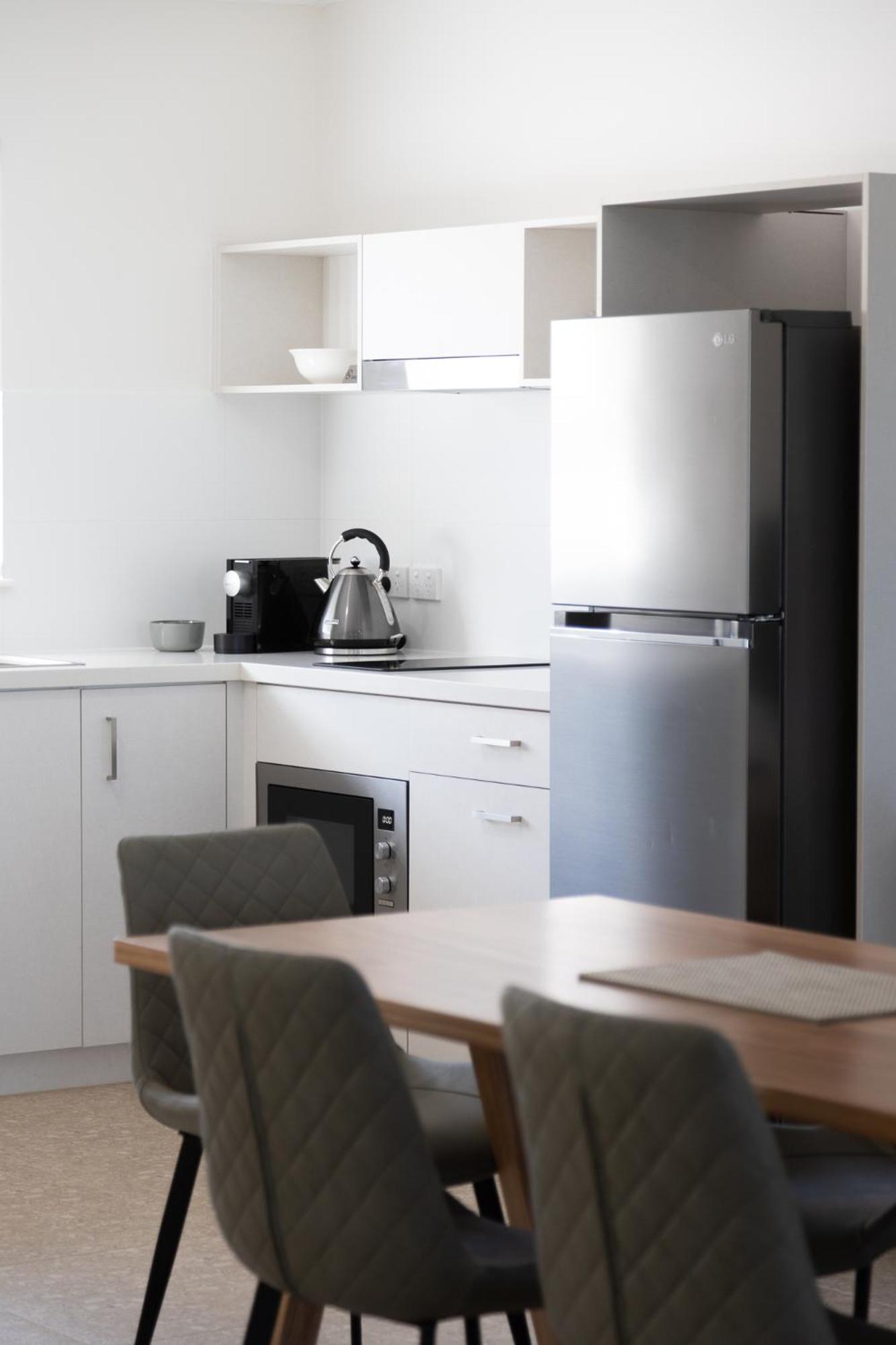 ברום Moonlight Bay Suites מראה חיצוני תמונה