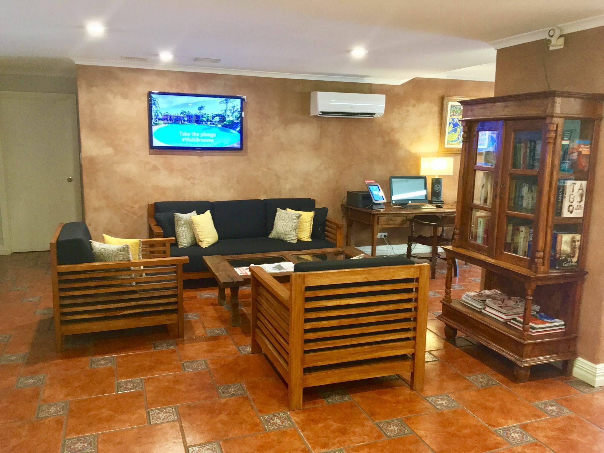 ברום Moonlight Bay Suites מראה חיצוני תמונה