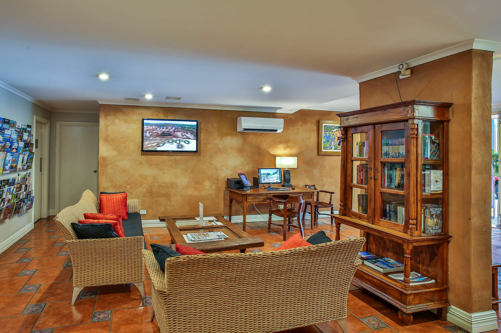 ברום Moonlight Bay Suites מראה חיצוני תמונה