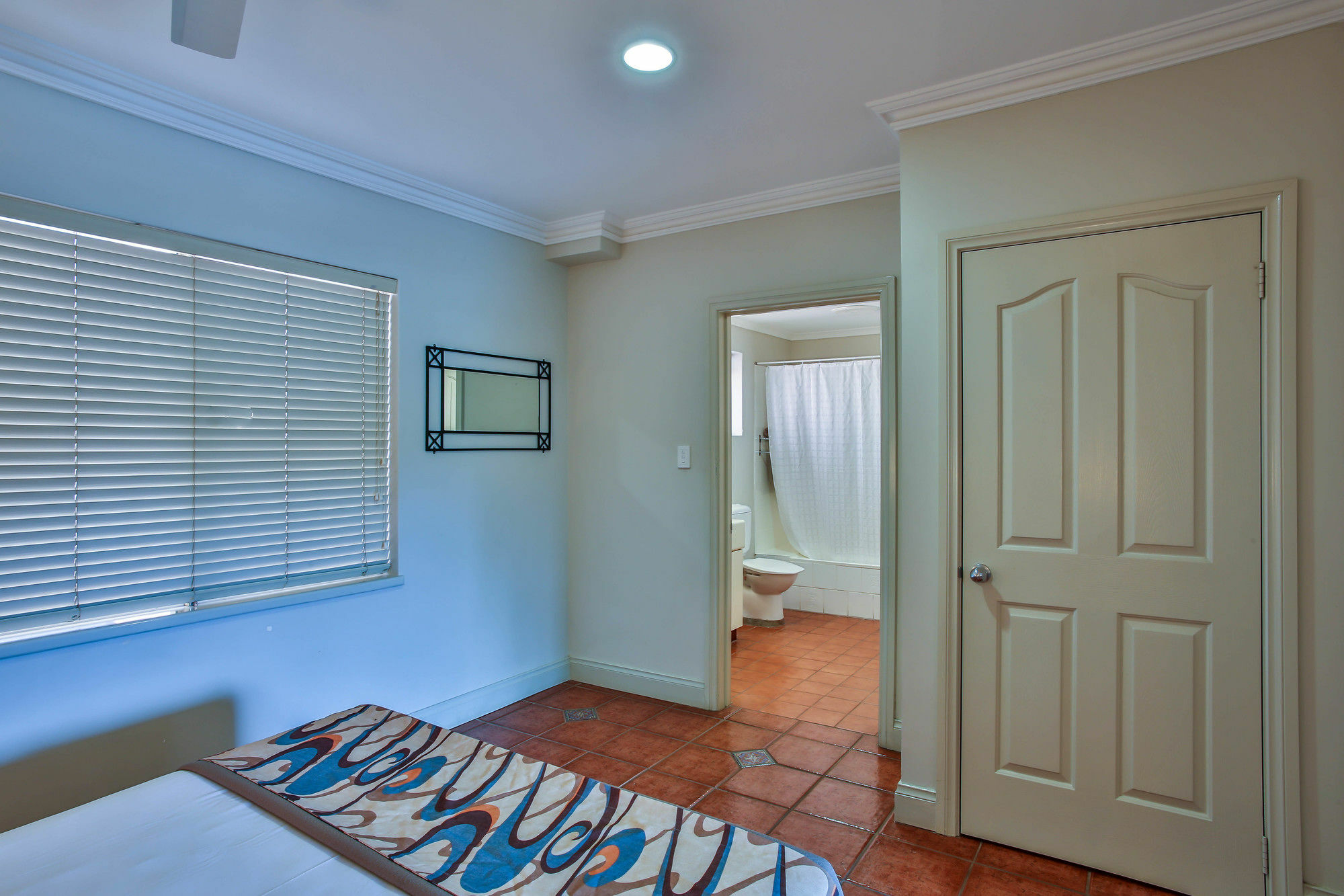 ברום Moonlight Bay Suites מראה חיצוני תמונה