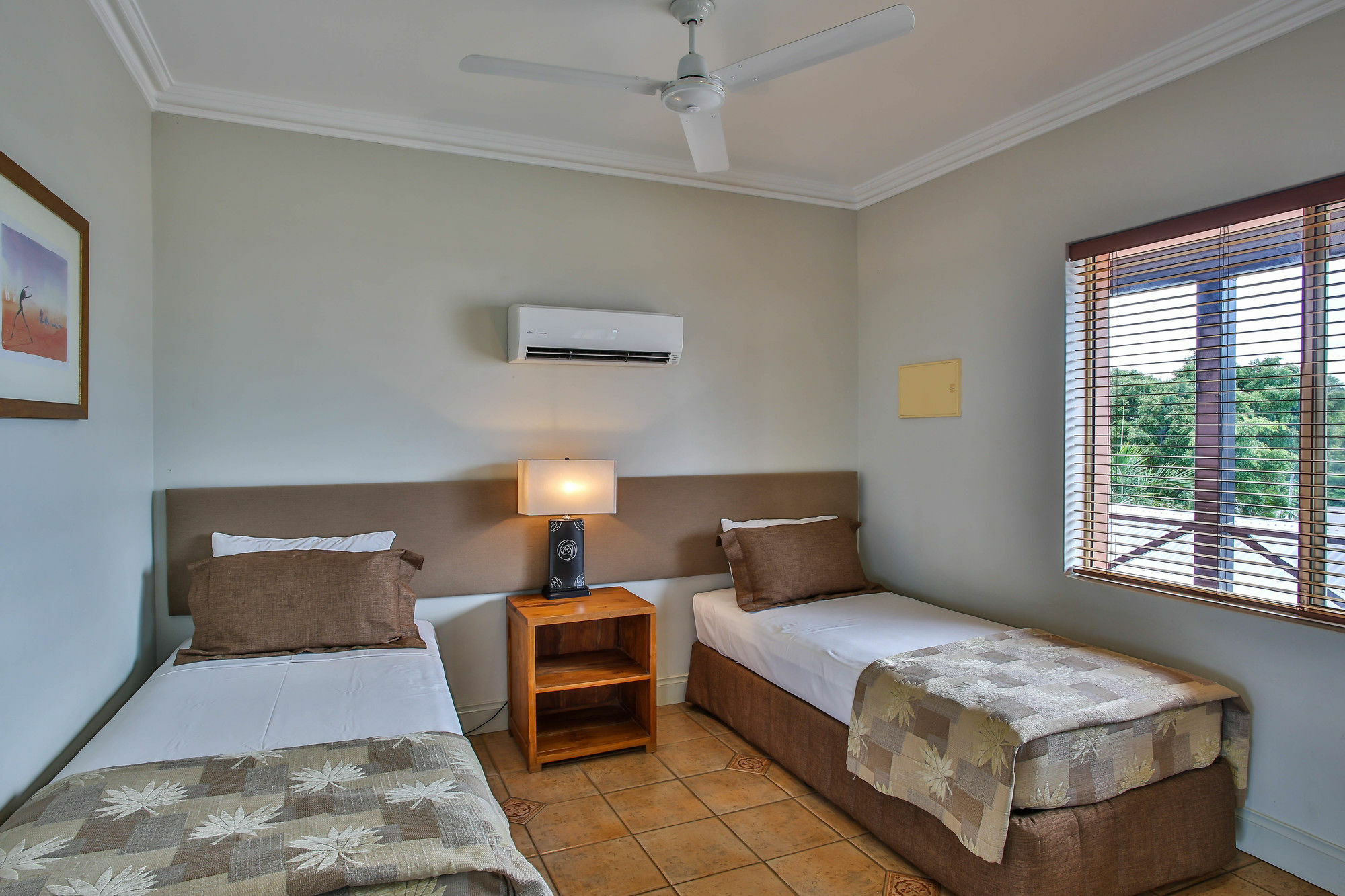 ברום Moonlight Bay Suites מראה חיצוני תמונה