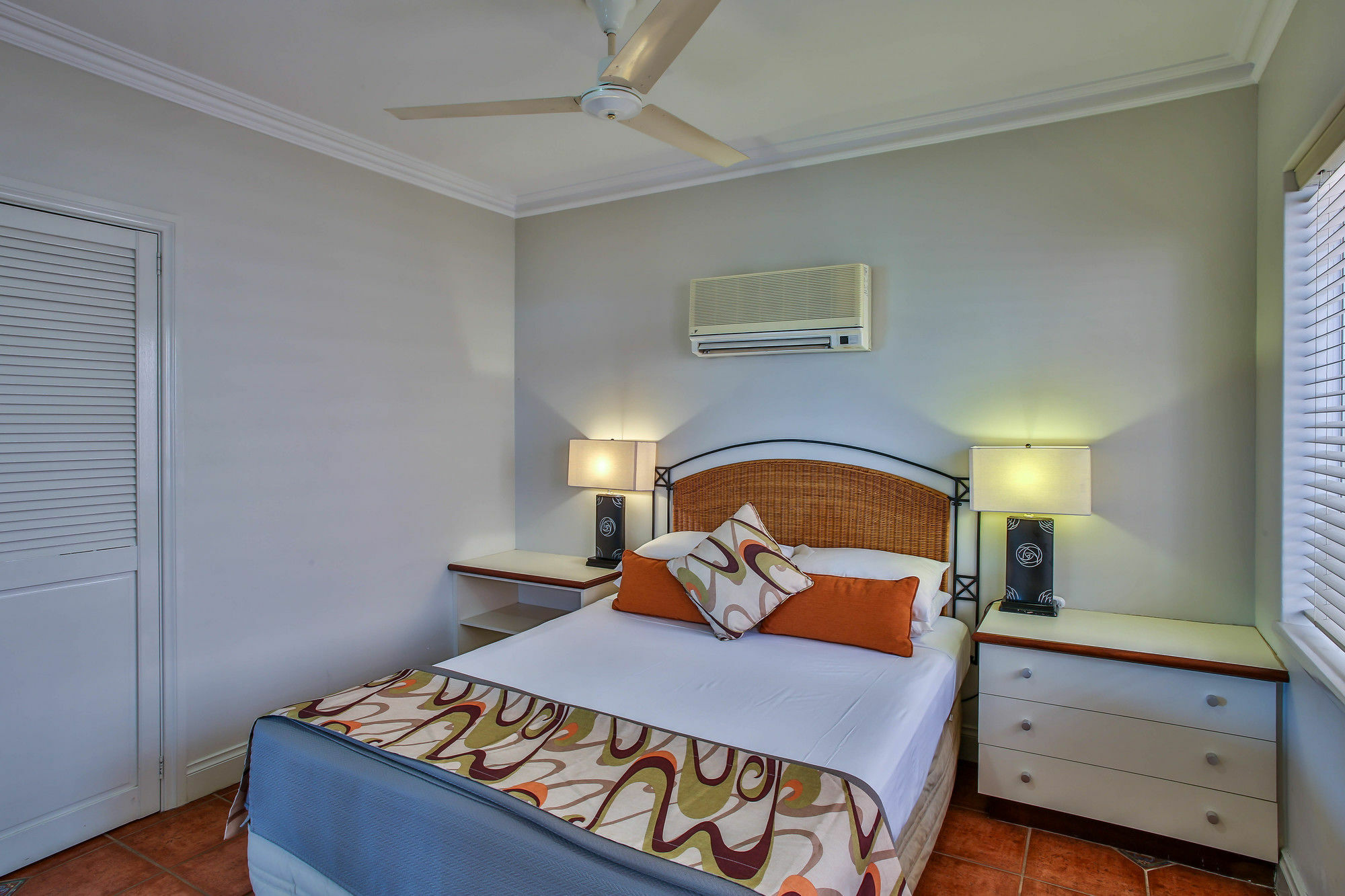 ברום Moonlight Bay Suites מראה חיצוני תמונה