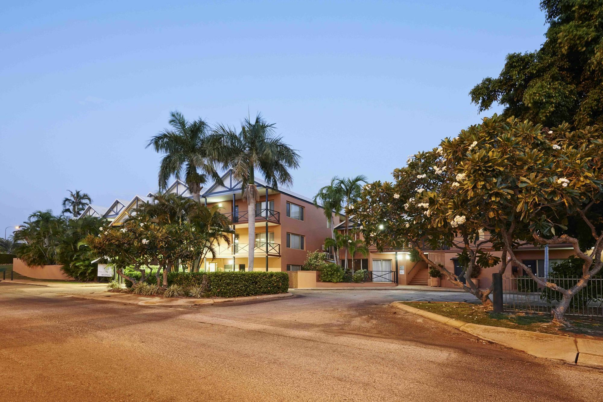 ברום Moonlight Bay Suites מראה חיצוני תמונה