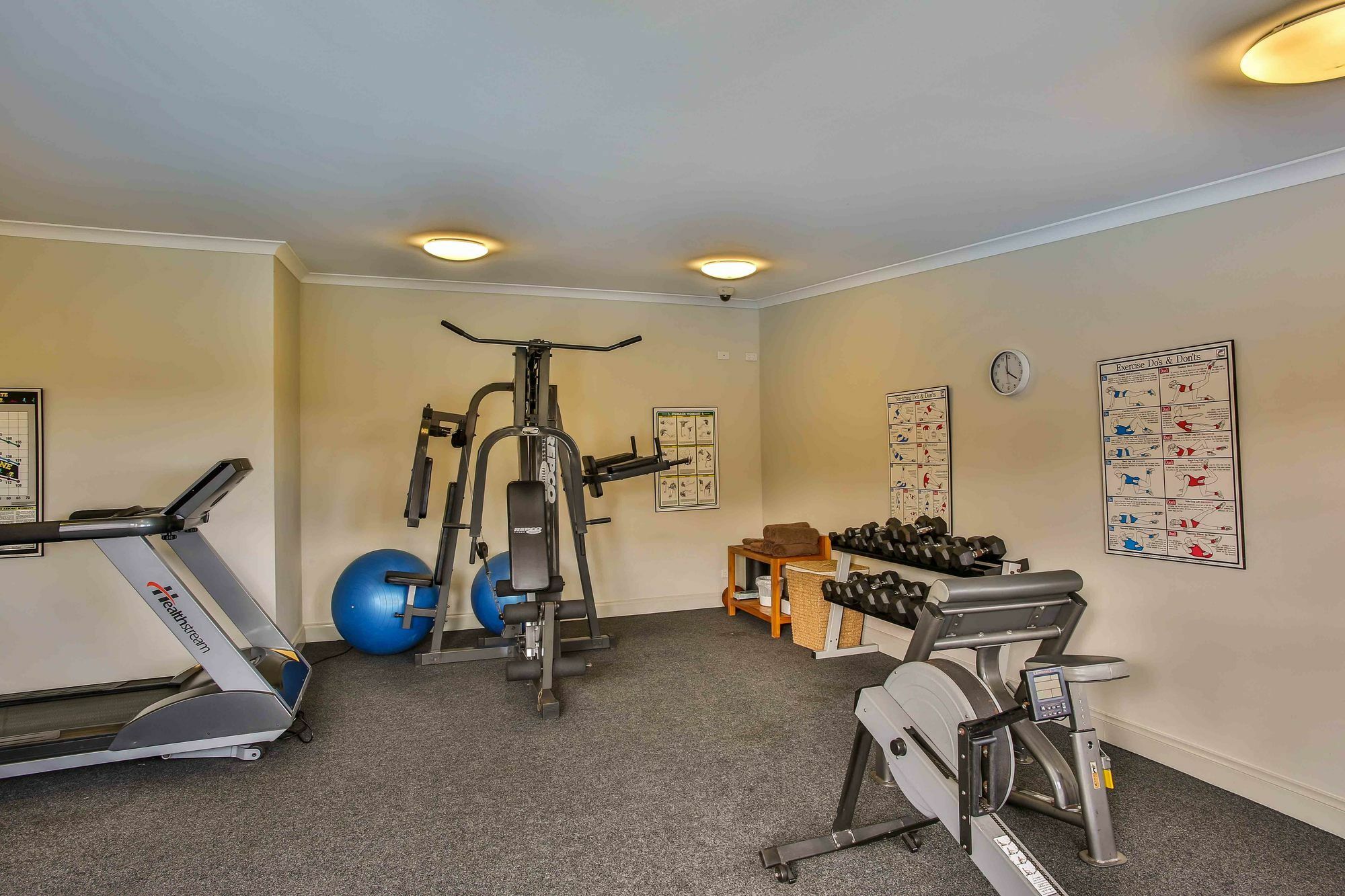 ברום Moonlight Bay Suites מראה חיצוני תמונה